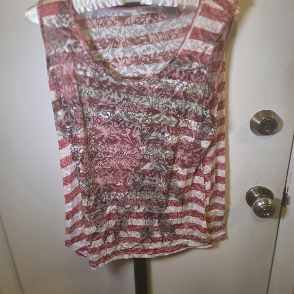 Fresh Red and White Floral Tank Top